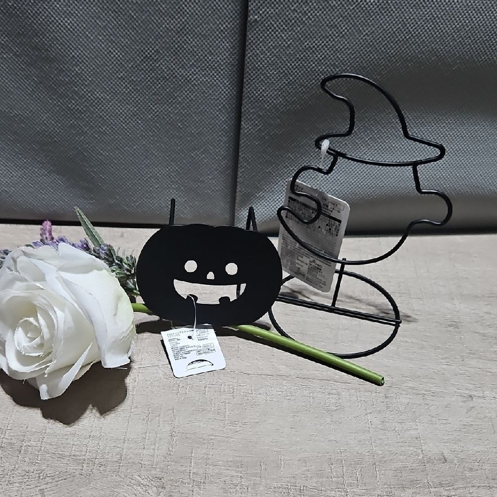 Black Halloween Metal Decor Set